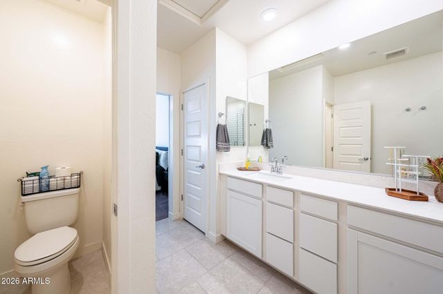 2750 S VOYAGER Drive 101, Gilbert, AZ 85295