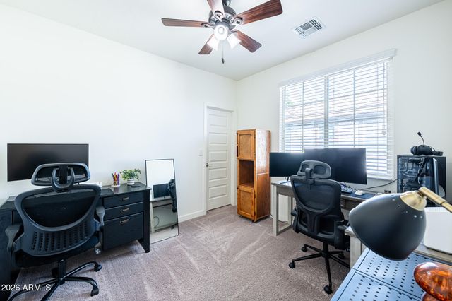 2750 S VOYAGER Drive 101, Gilbert, AZ 85295