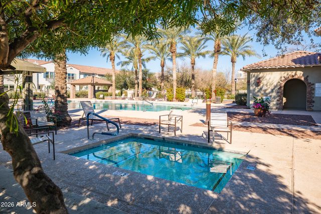 2750 S VOYAGER Drive 101, Gilbert, AZ 85295