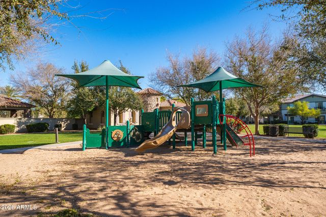 2750 S VOYAGER Drive 101, Gilbert, AZ 85295