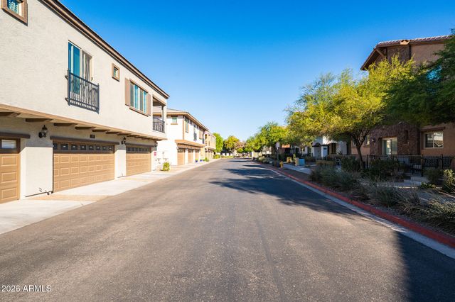 2750 S VOYAGER Drive 101, Gilbert, AZ 85295