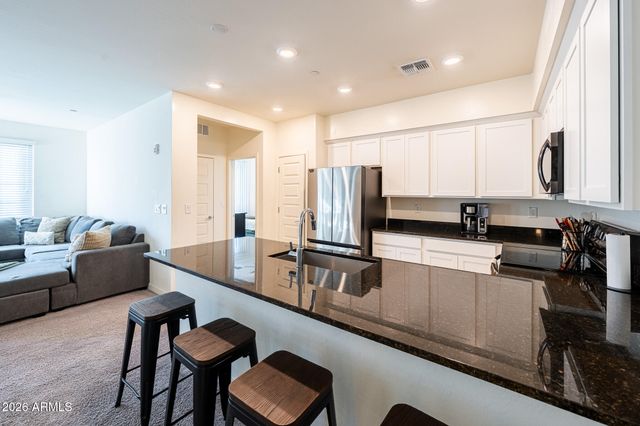 2750 S VOYAGER Drive 101, Gilbert, AZ 85295