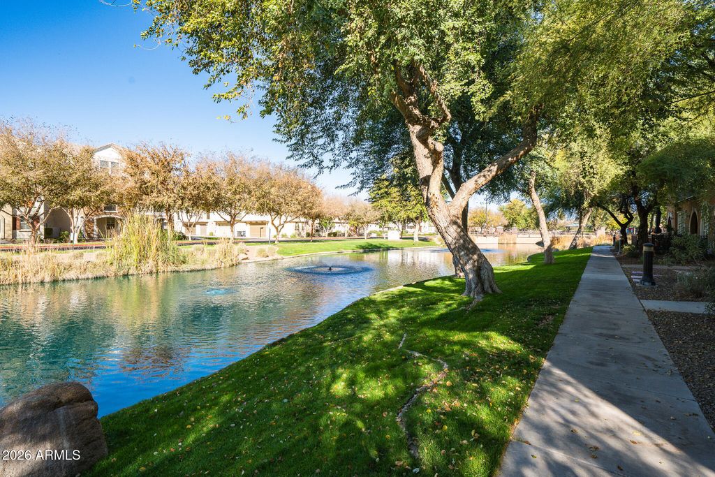 2750 S VOYAGER Drive 101, Gilbert, AZ 85295 — photo 2