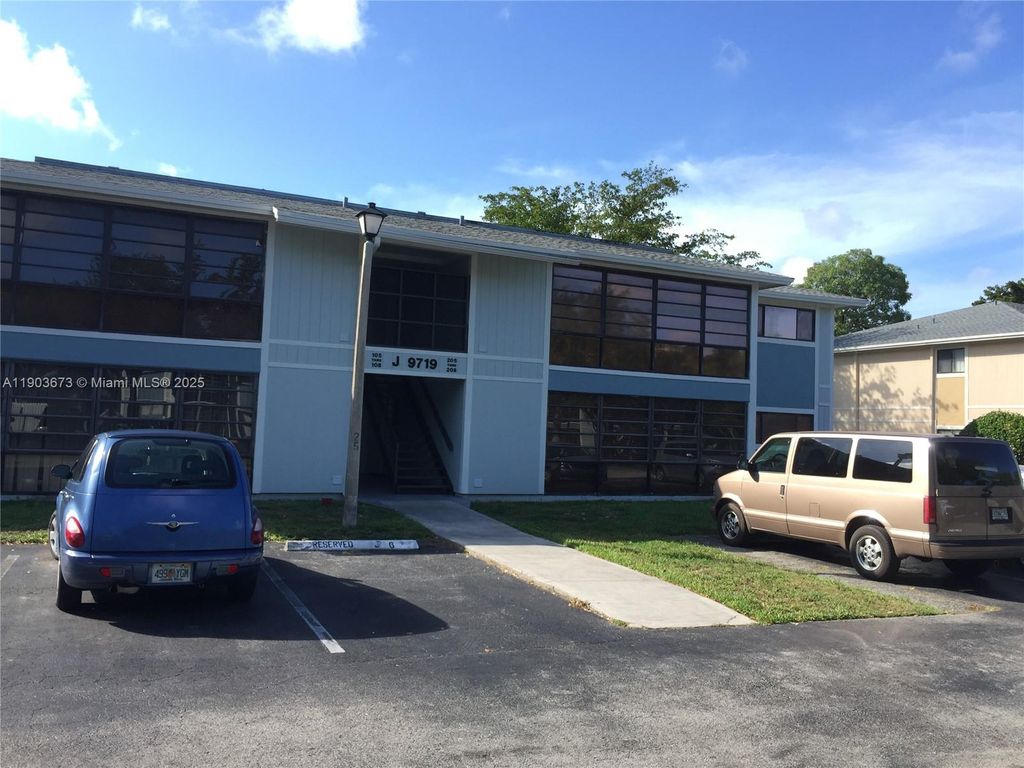 9719 Hammocks Blvd 208J, Miami, FL 33196