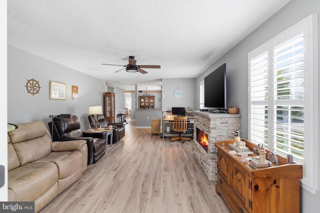 147 PINE OAK BLVD, Barnegat, NJ 08005