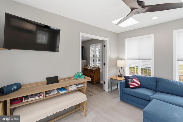 147 PINE OAK BLVD, Barnegat, NJ 08005