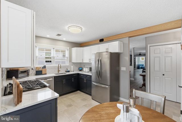 147 PINE OAK BLVD, Barnegat, NJ 08005