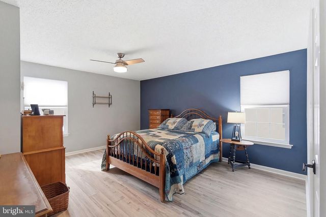 147 PINE OAK BLVD, Barnegat, NJ 08005