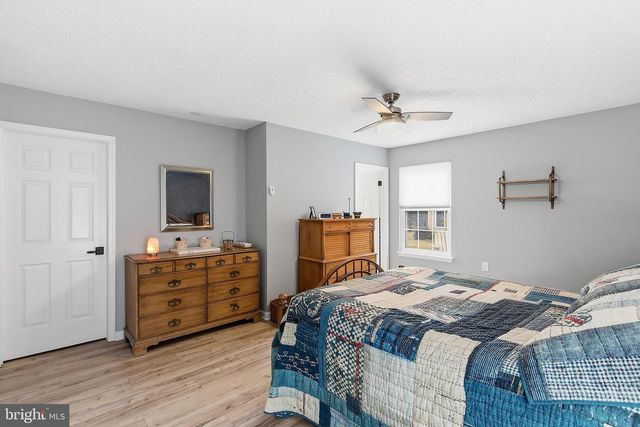 147 PINE OAK BLVD, Barnegat, NJ 08005