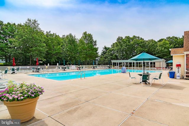 147 PINE OAK BLVD, Barnegat, NJ 08005