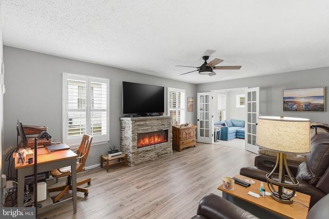 147 PINE OAK BLVD, Barnegat, NJ 08005