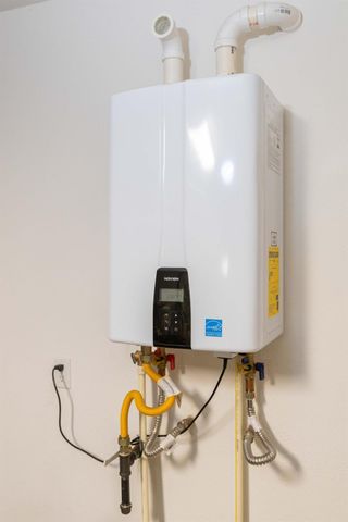 928 Alamo Ave, Modesto, CA 95351