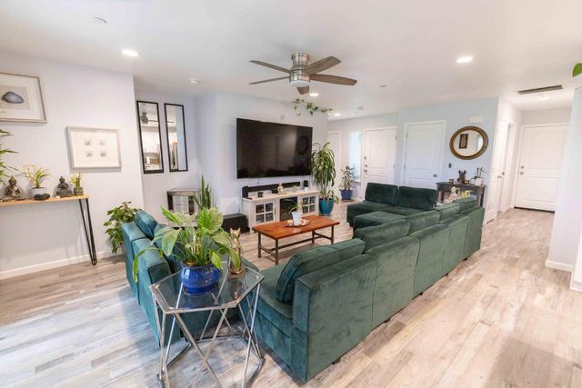 928 Alamo Ave, Modesto, CA 95351