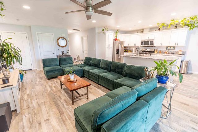 928 Alamo Ave, Modesto, CA 95351