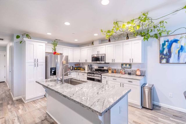 928 Alamo Ave, Modesto, CA 95351