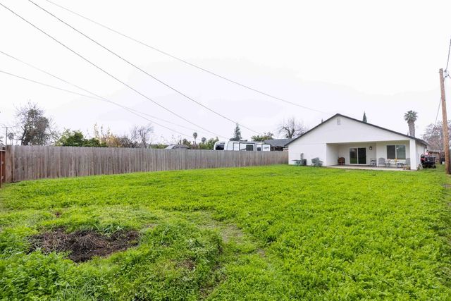 928 Alamo Ave, Modesto, CA 95351