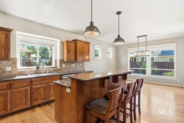 811 E Silver Torch, Meridian, ID 83646