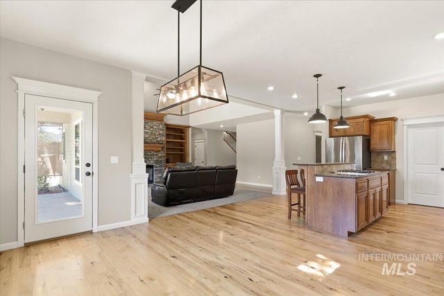 811 E Silver Torch, Meridian, ID 83646