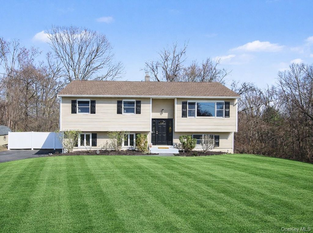 11 Richard Road, Mahopac, NY 10541