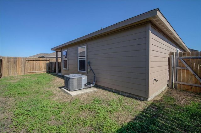 1436 Breanna LN, Kyle, TX 78640