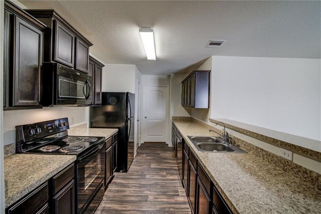 1436 Breanna LN, Kyle, TX 78640