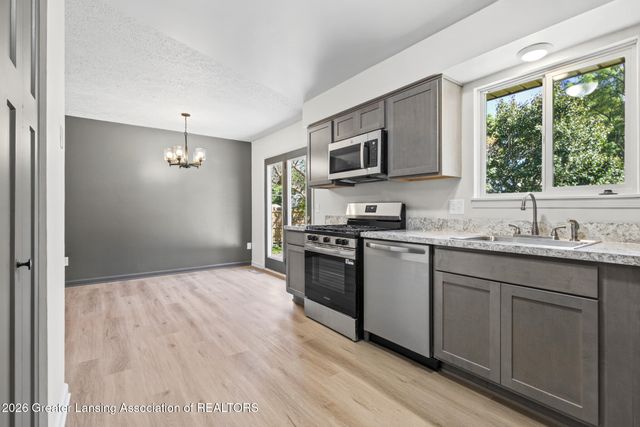 5111 Hughes Road, Lansing, MI 48911