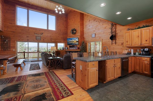 14 Honeysuckle Way, Ellijay, GA 30540