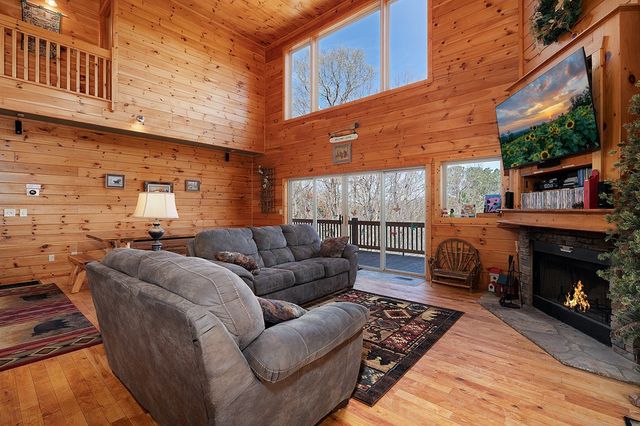 14 Honeysuckle Way, Ellijay, GA 30540