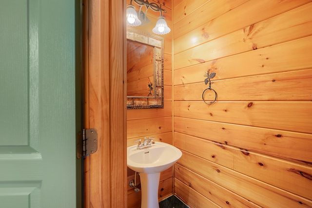 14 Honeysuckle Way, Ellijay, GA 30540