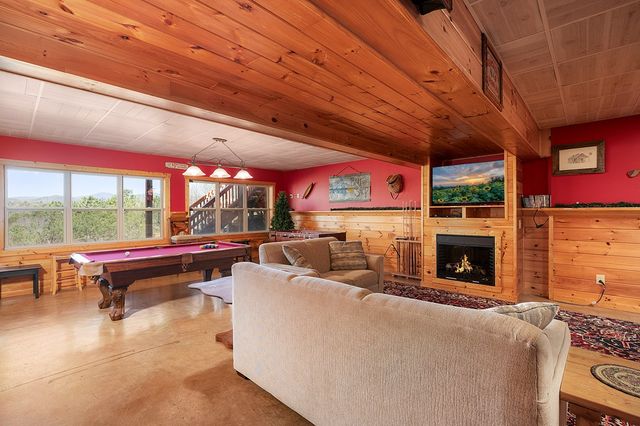 14 Honeysuckle Way, Ellijay, GA 30540