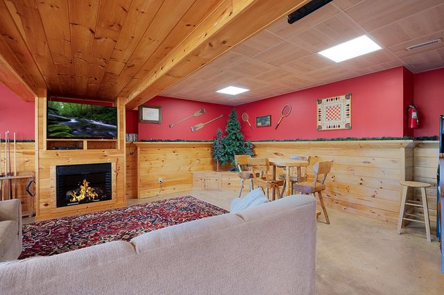 14 Honeysuckle Way, Ellijay, GA 30540