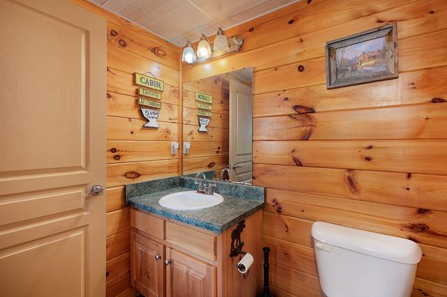 14 Honeysuckle Way, Ellijay, GA 30540