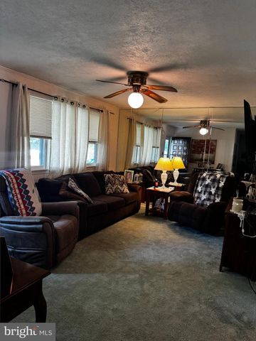 2 WALNUT DR, Elkton, MD 21921