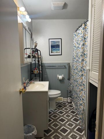 2 WALNUT DR, Elkton, MD 21921