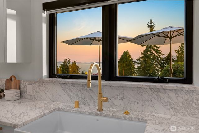 405 Bayside Road, Bellingham, WA 98225