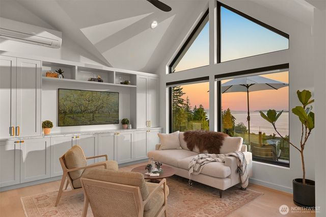 405 Bayside Road, Bellingham, WA 98225