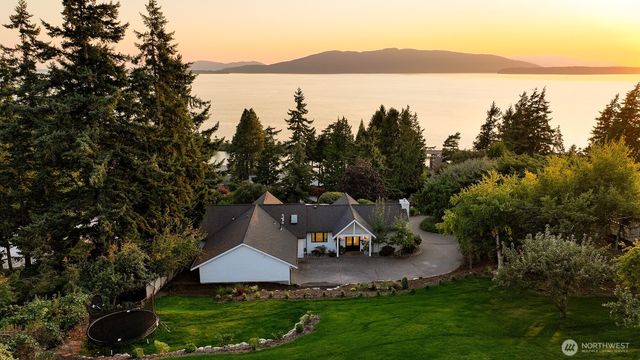405 Bayside Road, Bellingham, WA 98225