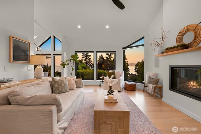 405 Bayside Road, Bellingham, WA 98225