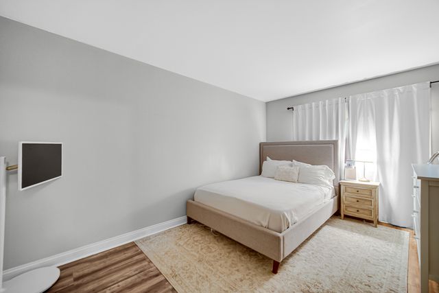 3010 N Kennicott Avenue, Arlington Heights, IL 60004