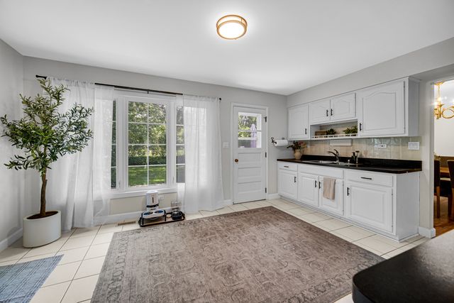 3010 N Kennicott Avenue, Arlington Heights, IL 60004