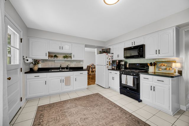 3010 N Kennicott Avenue, Arlington Heights, IL 60004