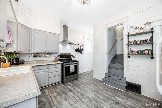 215 S Benton Street, Edwardsville, IL 62025