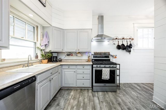 215 S Benton Street, Edwardsville, IL 62025