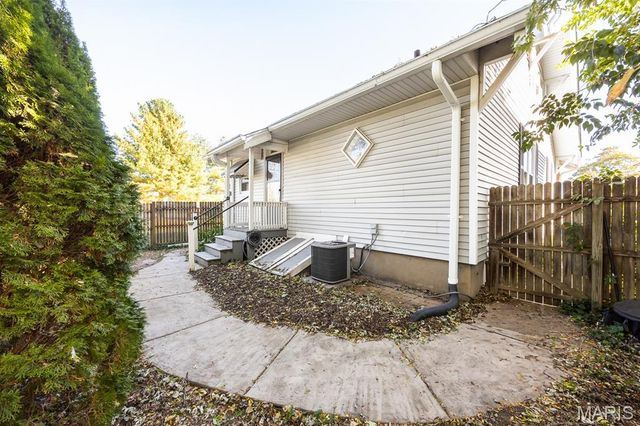 215 S Benton Street, Edwardsville, IL 62025