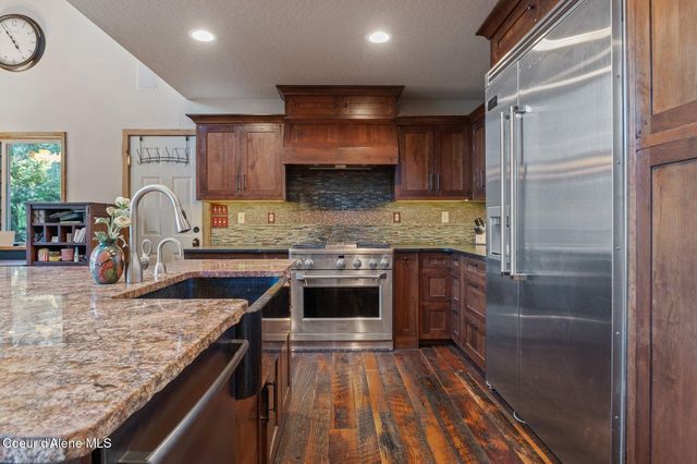 6469 E Evernade RD, Hayden, ID 83835
