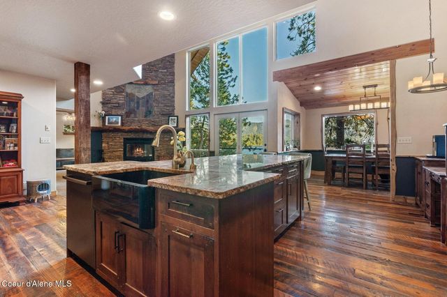 6469 E Evernade RD, Hayden, ID 83835