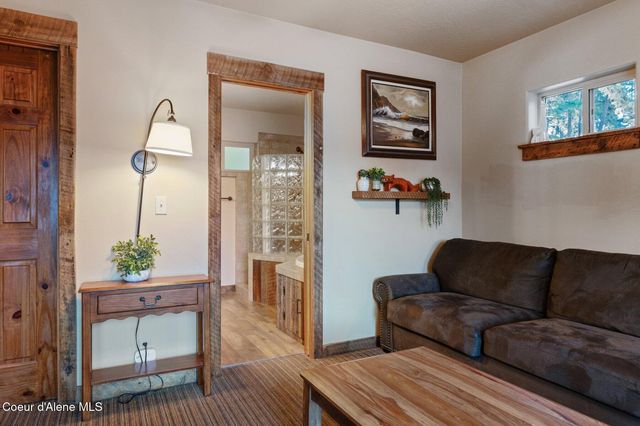 6469 E Evernade RD, Hayden, ID 83835