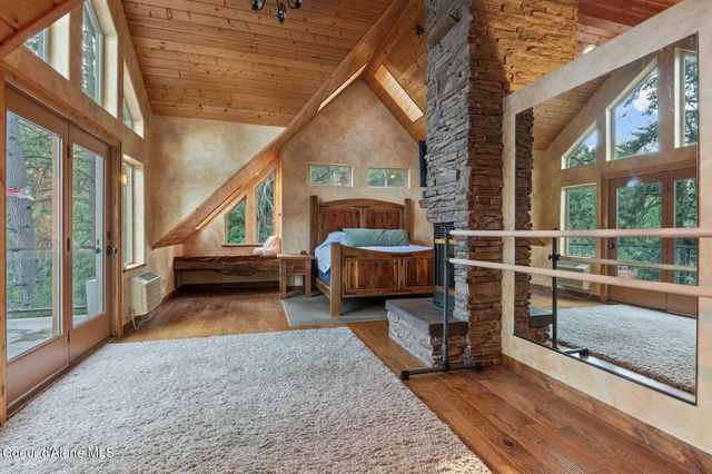 6469 E Evernade RD, Hayden, ID 83835