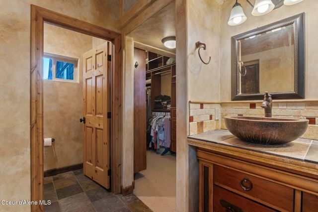 6469 E Evernade RD, Hayden, ID 83835