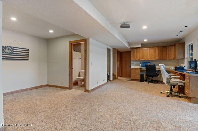 6469 E Evernade RD, Hayden, ID 83835